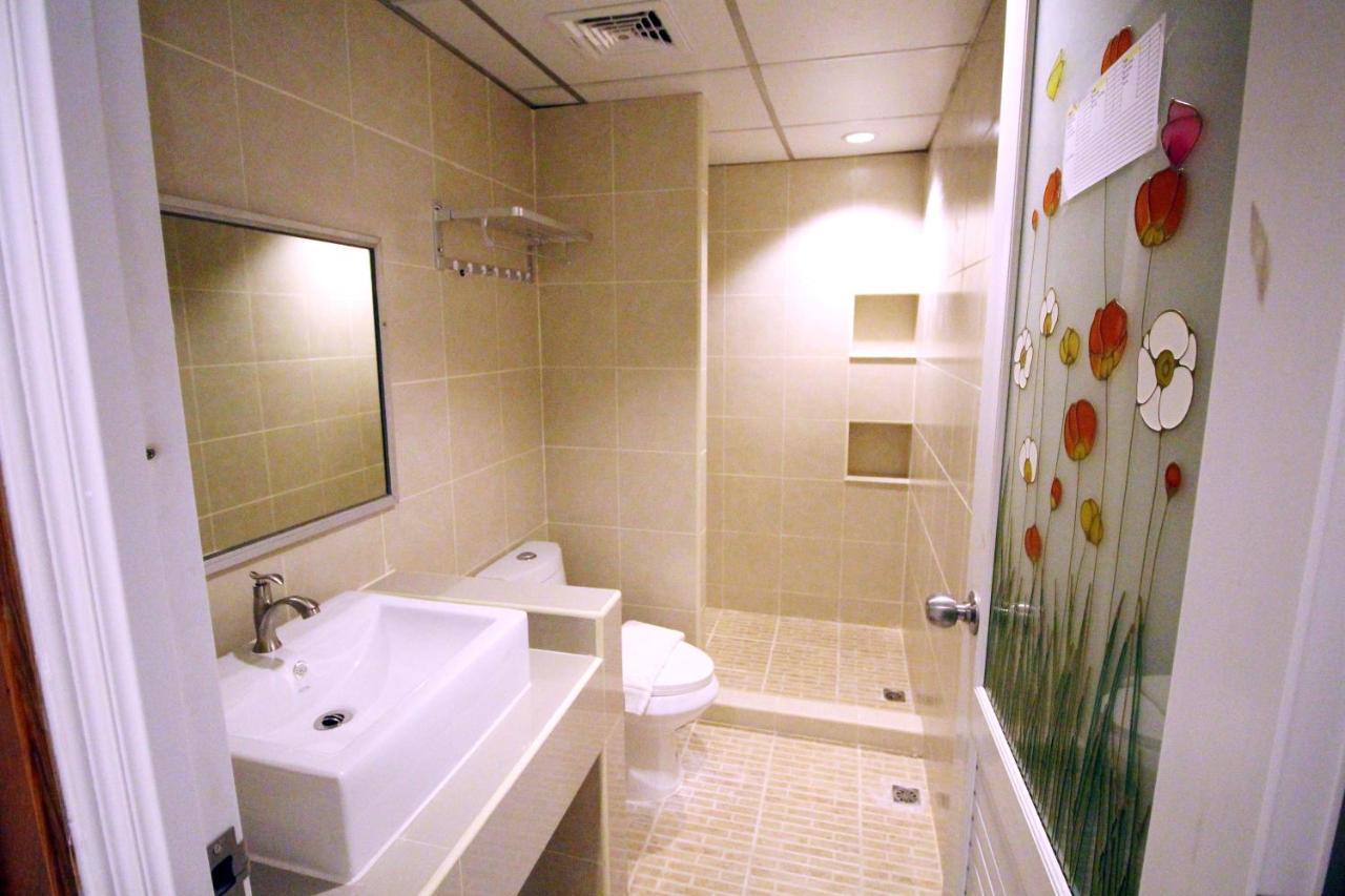 Lee Place Phatthanakan Condo Bangkok Exterior photo